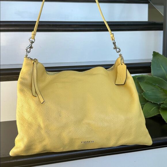 Coach, genuine, leather Crossbody shoulder clutch - Picture 1 of 10